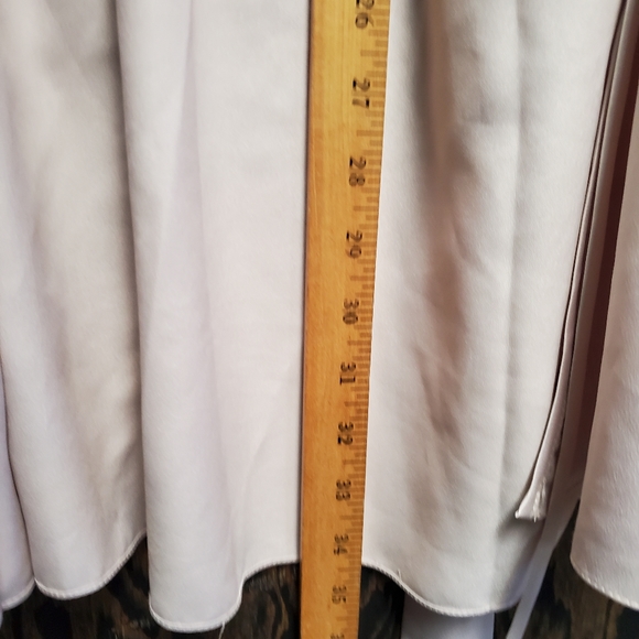 Flora Nikrooz Showstopper Charmeuse Robe Size Medium Champagne Color - Picture 9 of 9